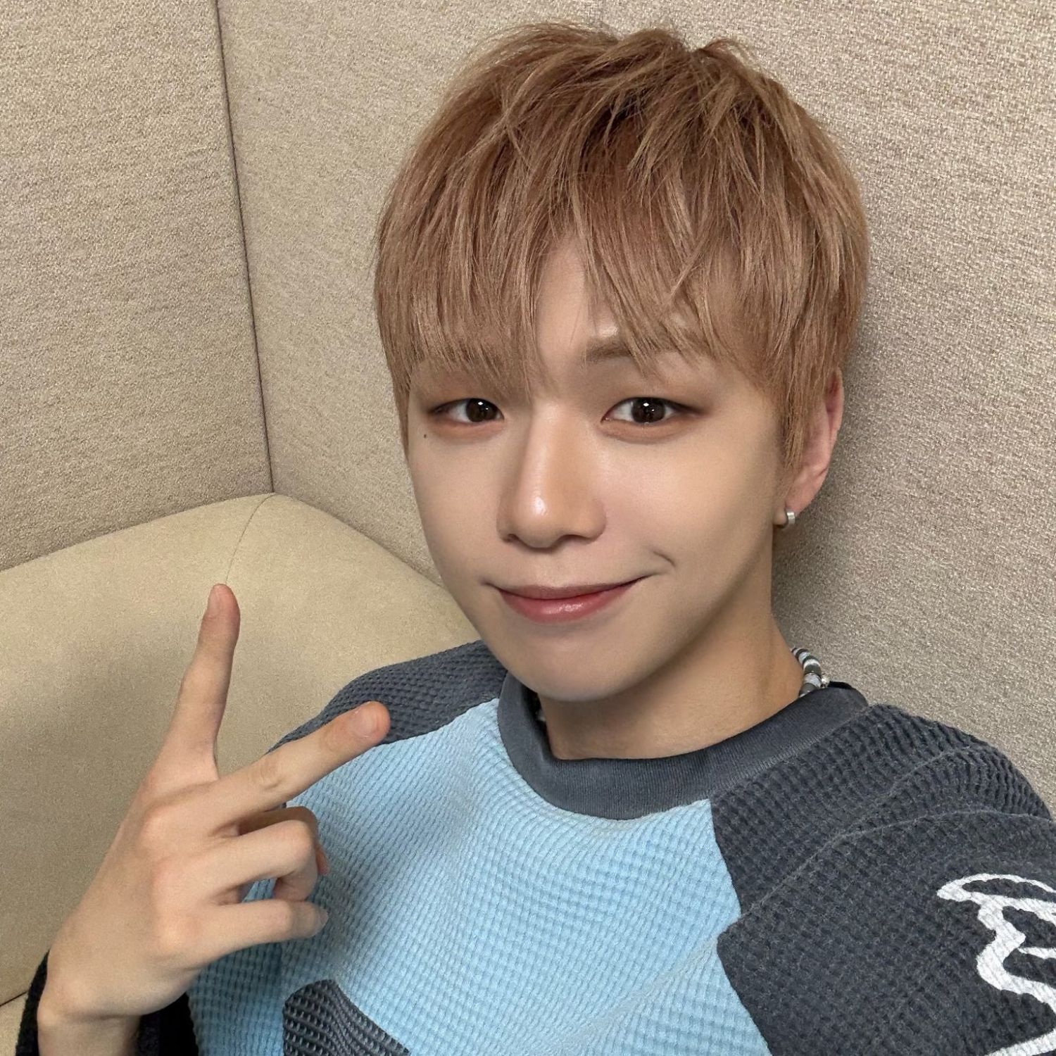 Behind-the-scenes cut of Kang Daniel