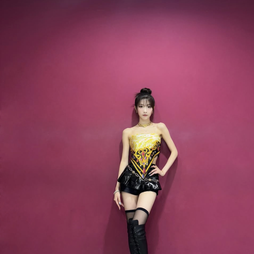 Behind-the-scenes cut of Minseo (woo!ah!)