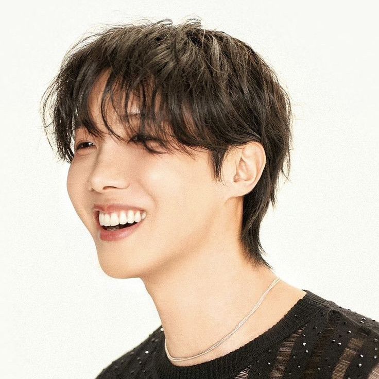 Foto terbaru j-hope (BTS)