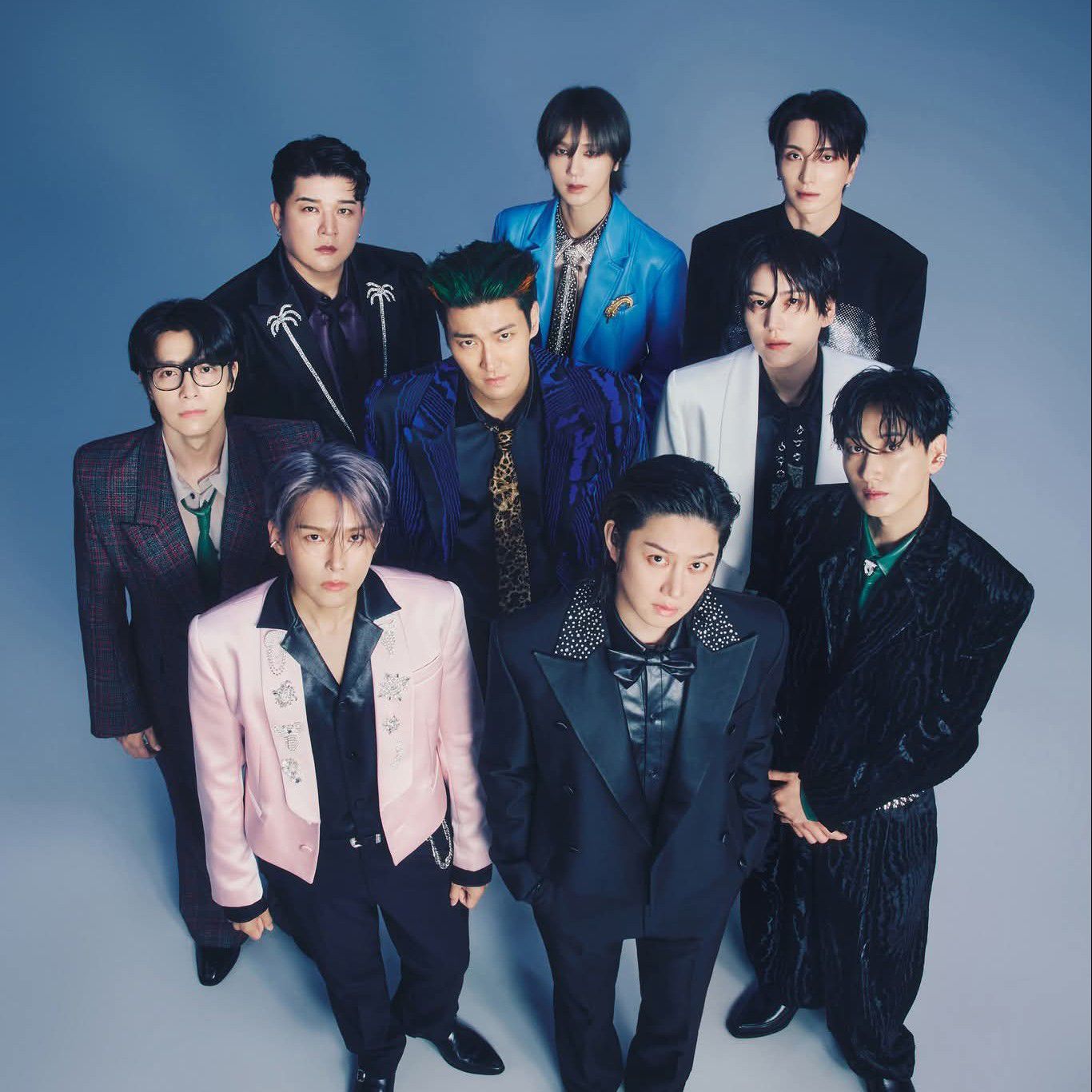 Behind-the-scenes cut of Super Junior
