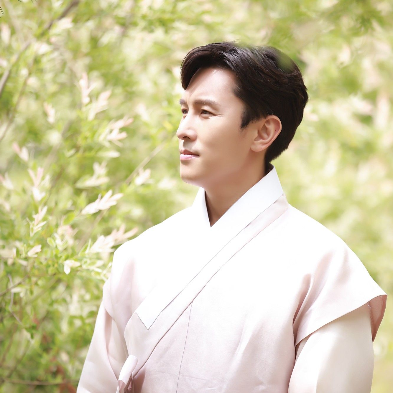 Latest photo of Kim Dongwan (SHINHWA)