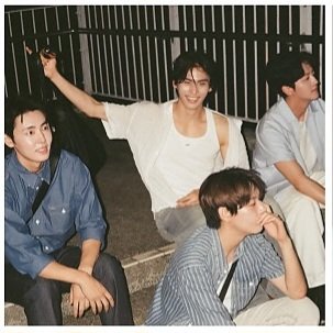 A moment captured by SF9's fan