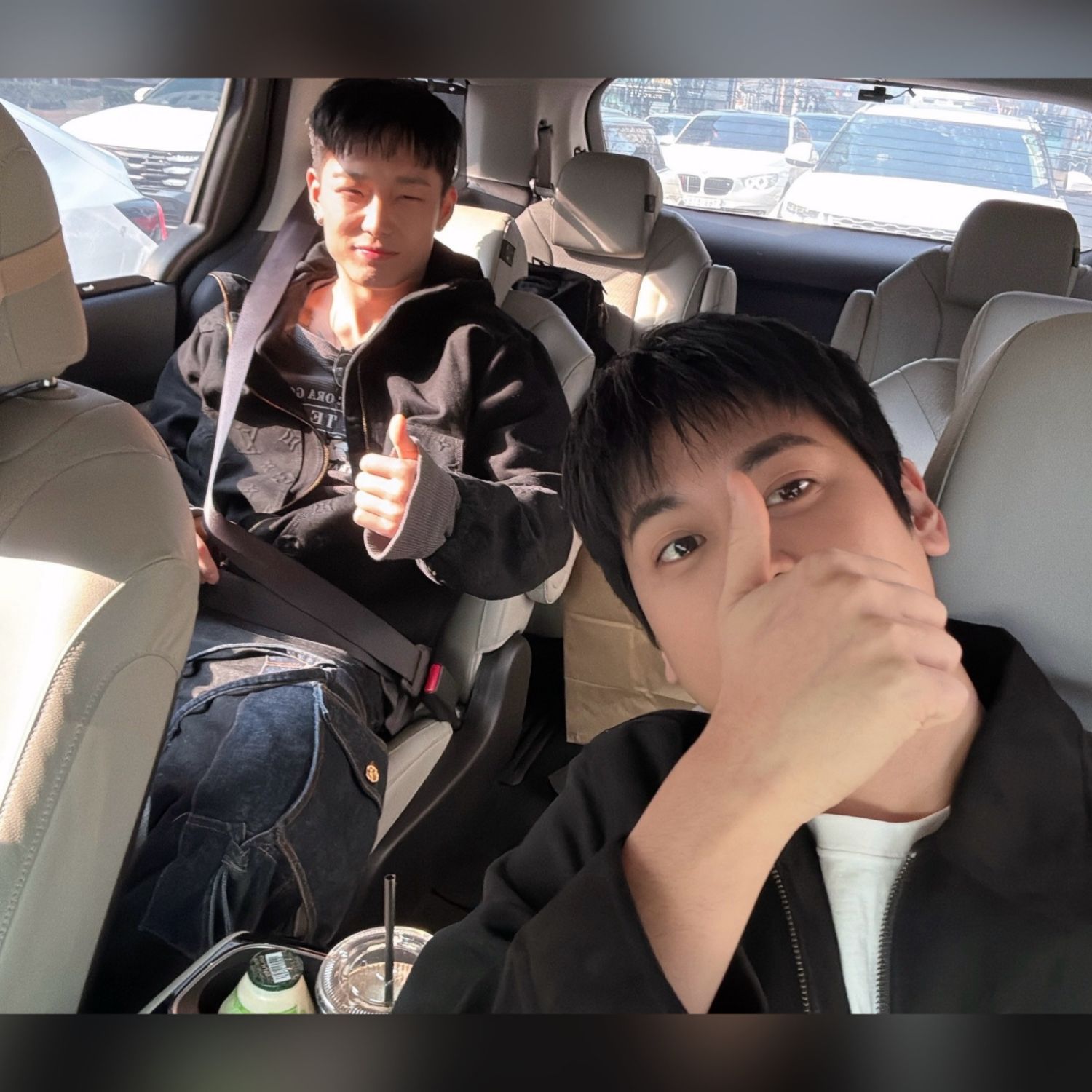 A moment captured by BOBBY (iKON)'s fan