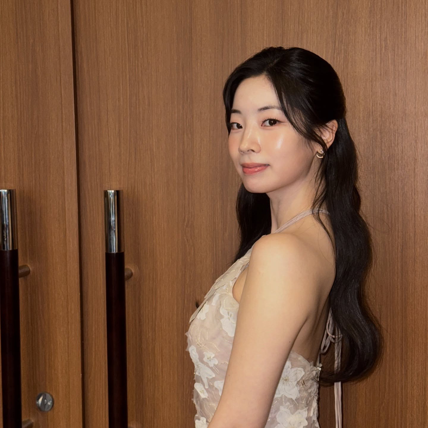 Behind-the-scenes cut of Dahyun (TWICE)