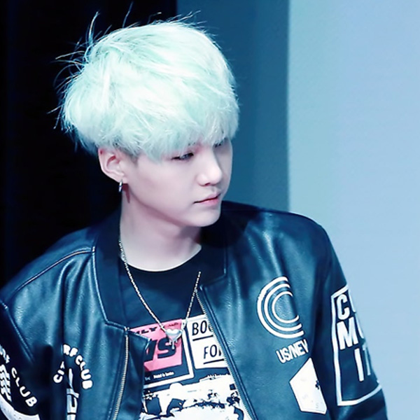 슈가 (방탄소년단)의 최신 사진