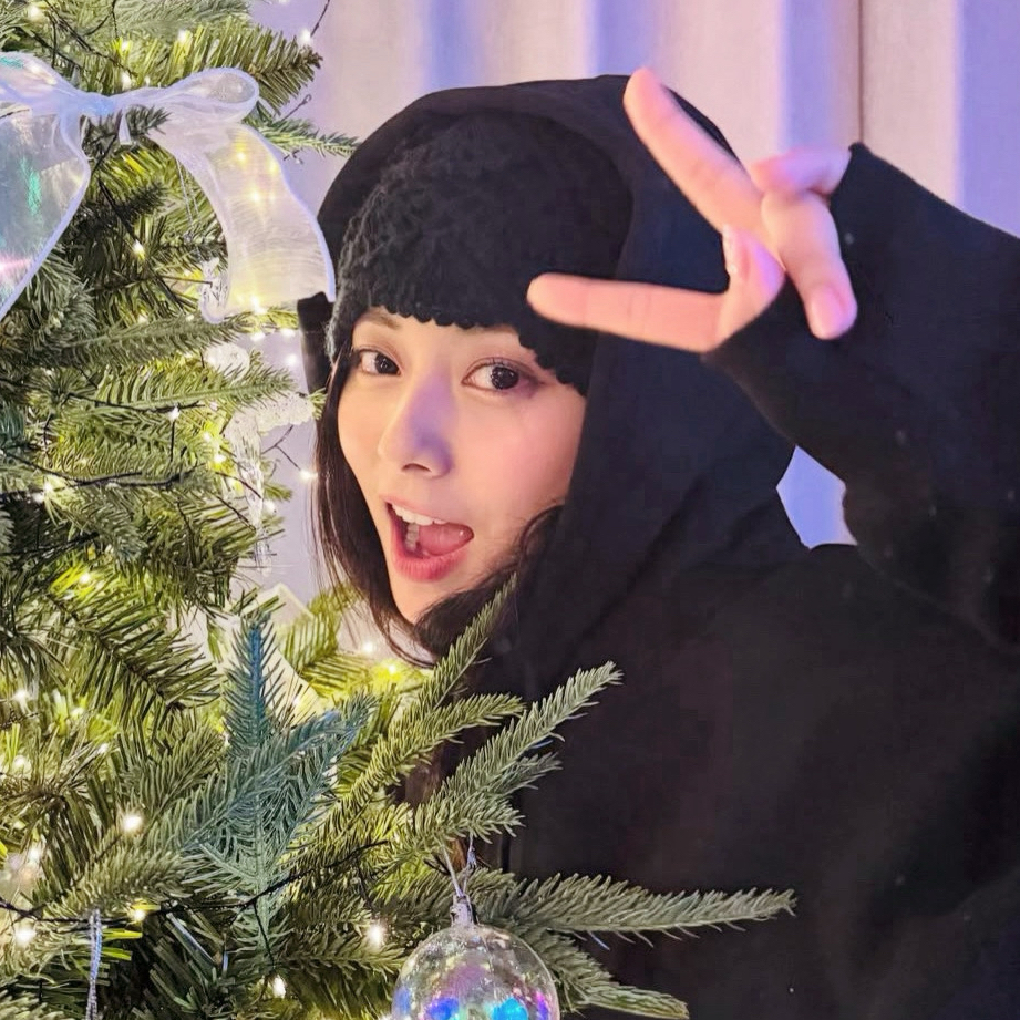 A moment captured by Tzuyu (TWICE)'s fan