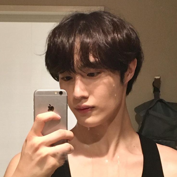 A moment captured by Hyunsuk (CIX)'s fan