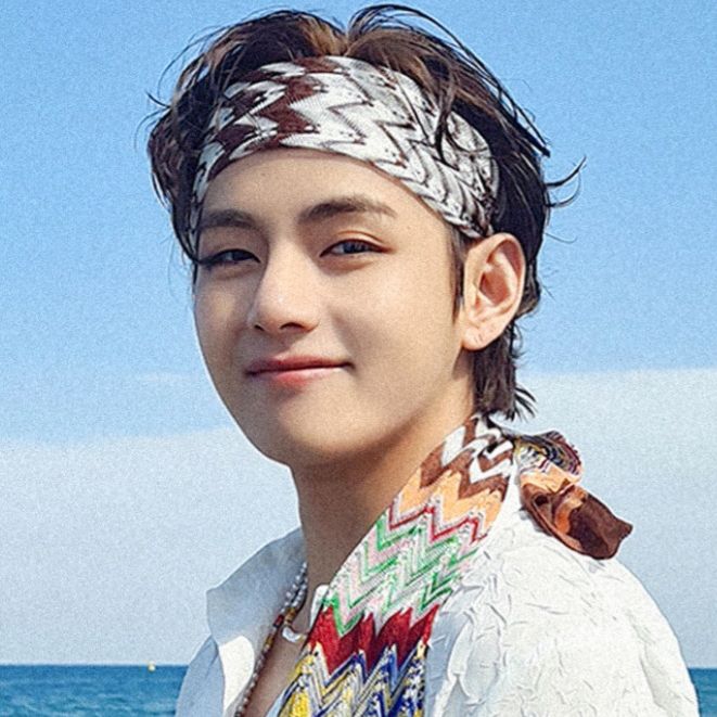 Latest photo of V (BTS)