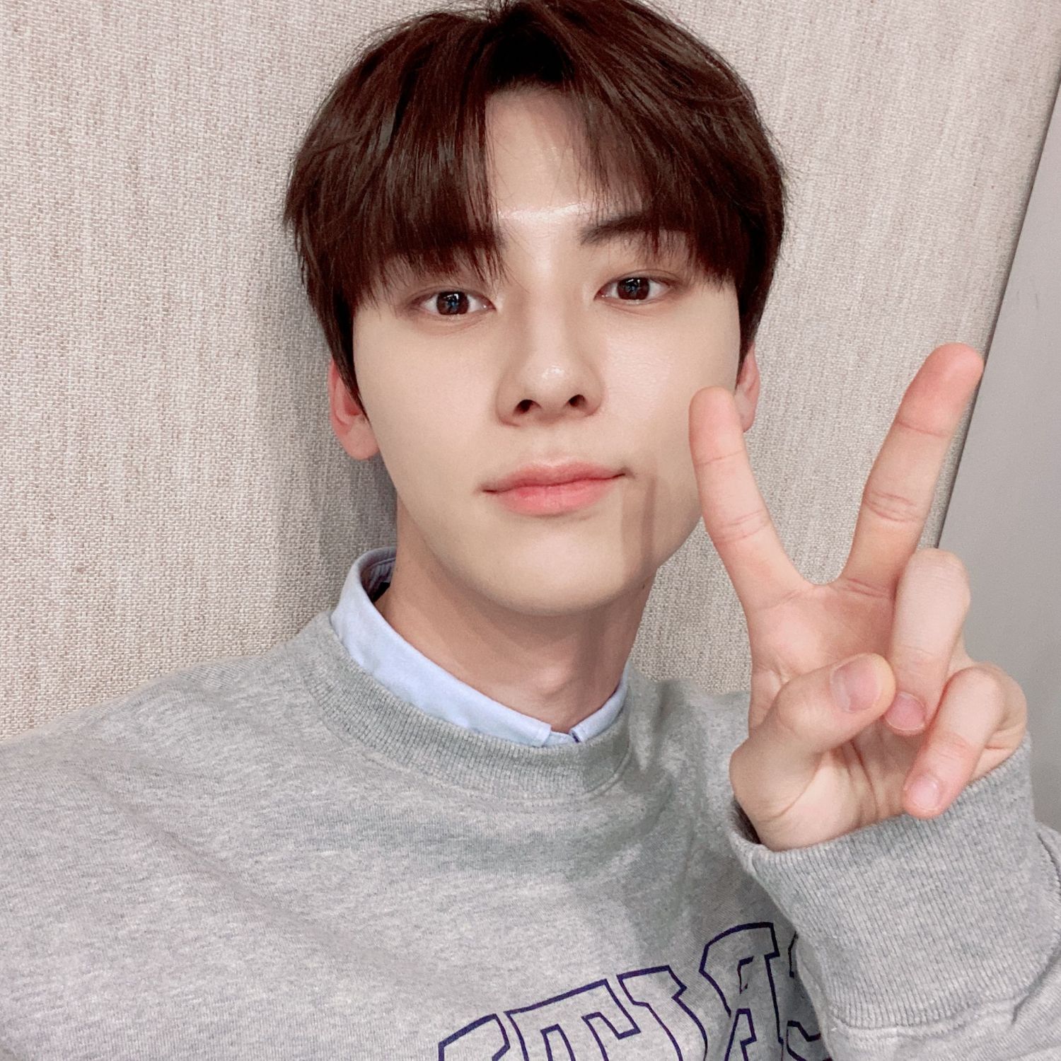 A moment captured by Hwang Minhyun's fan