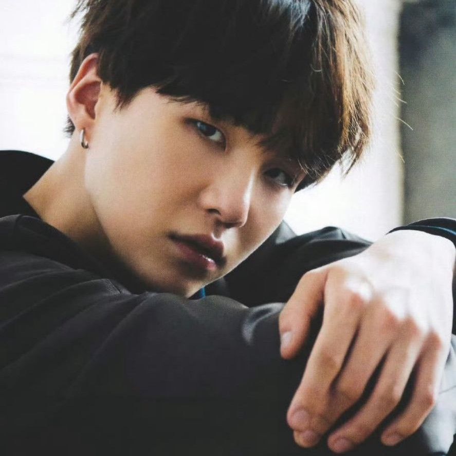 A moment captured by SUGA (BTS)'s fan