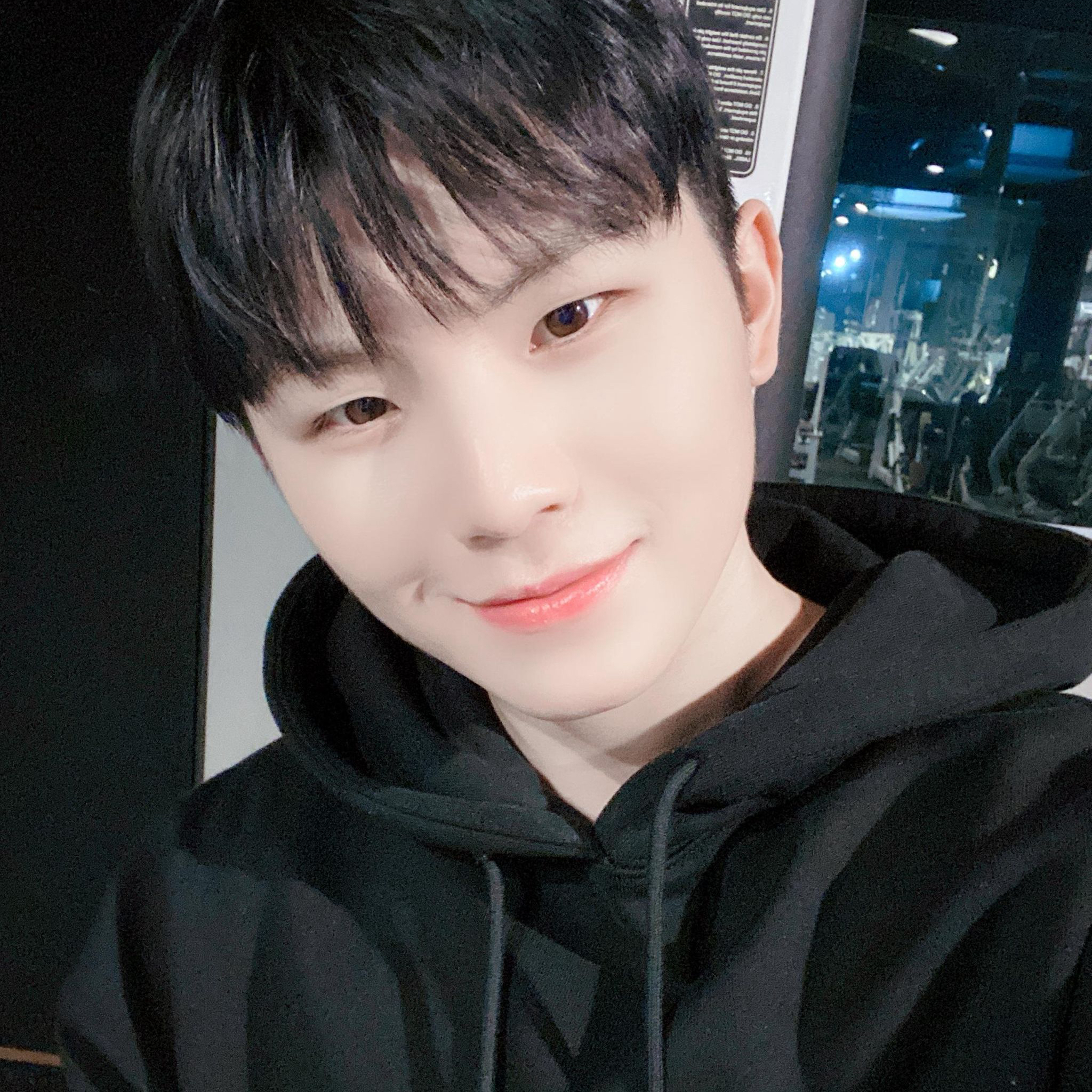 A moment captured by Woozi (SEVENTEEN)'s fan