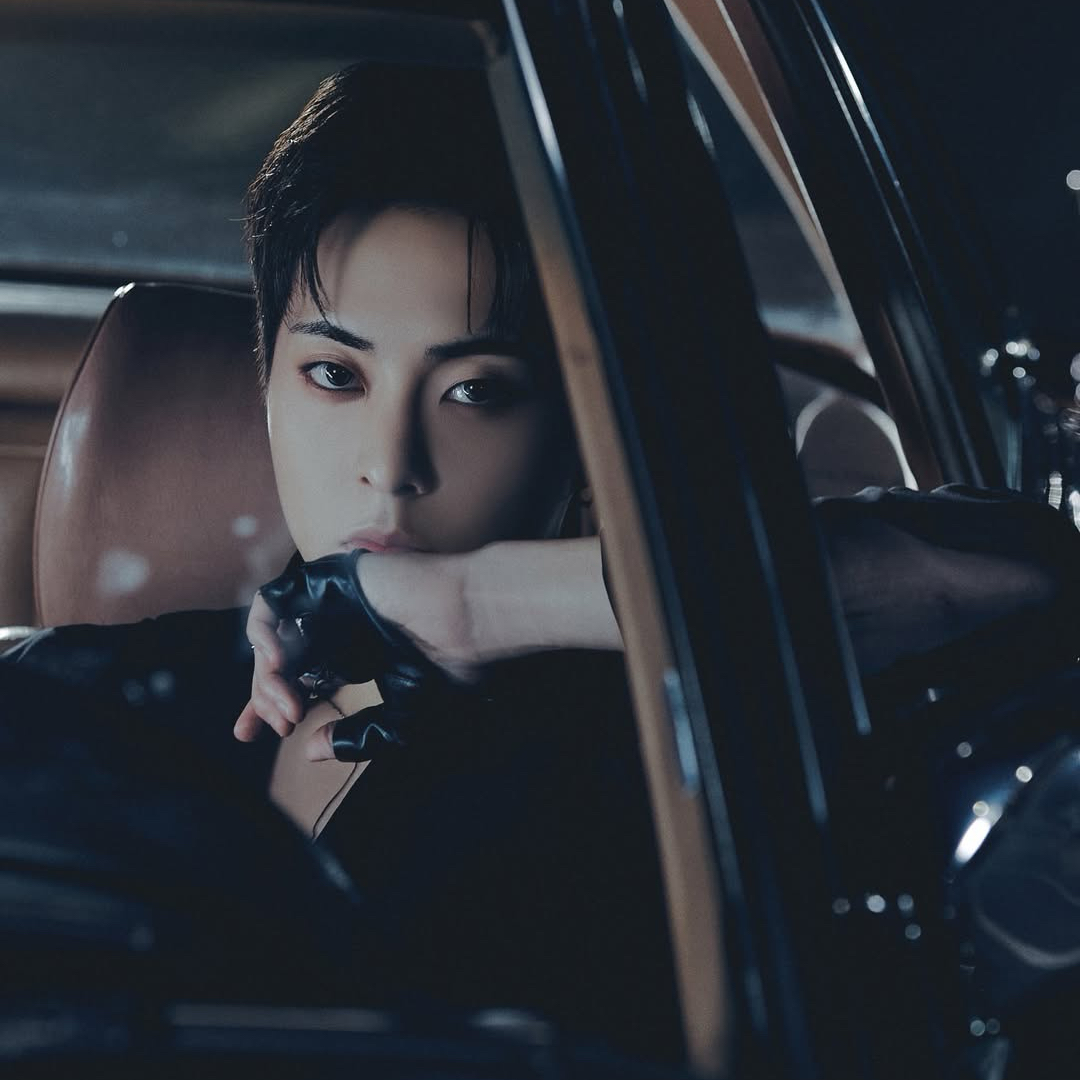 A moment captured by Xiumin (EXO)'s fan