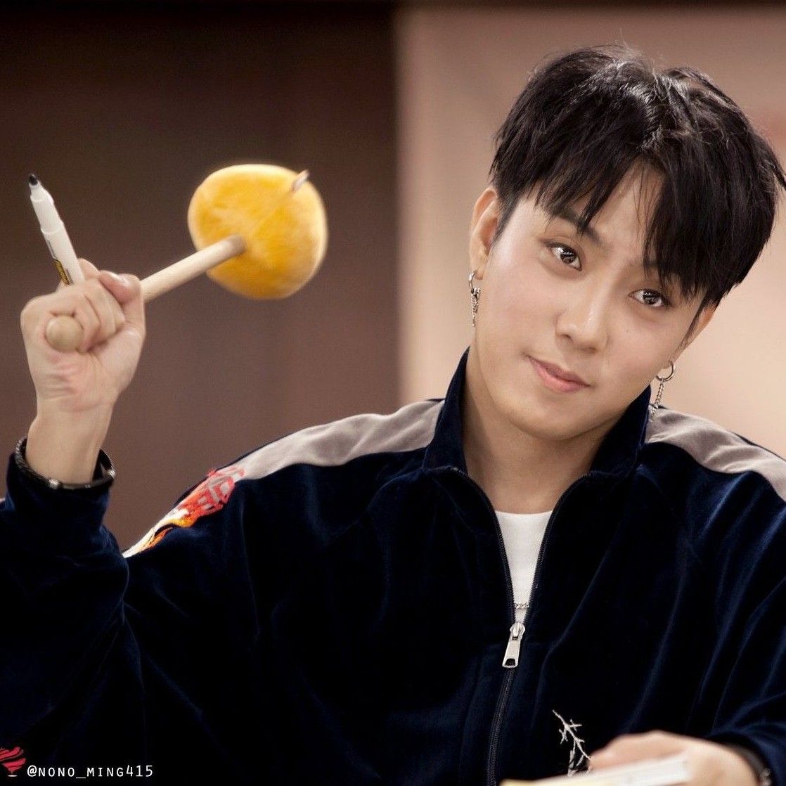 Behind-the-scenes cut of Eun Jiwon (SECHSKIES)