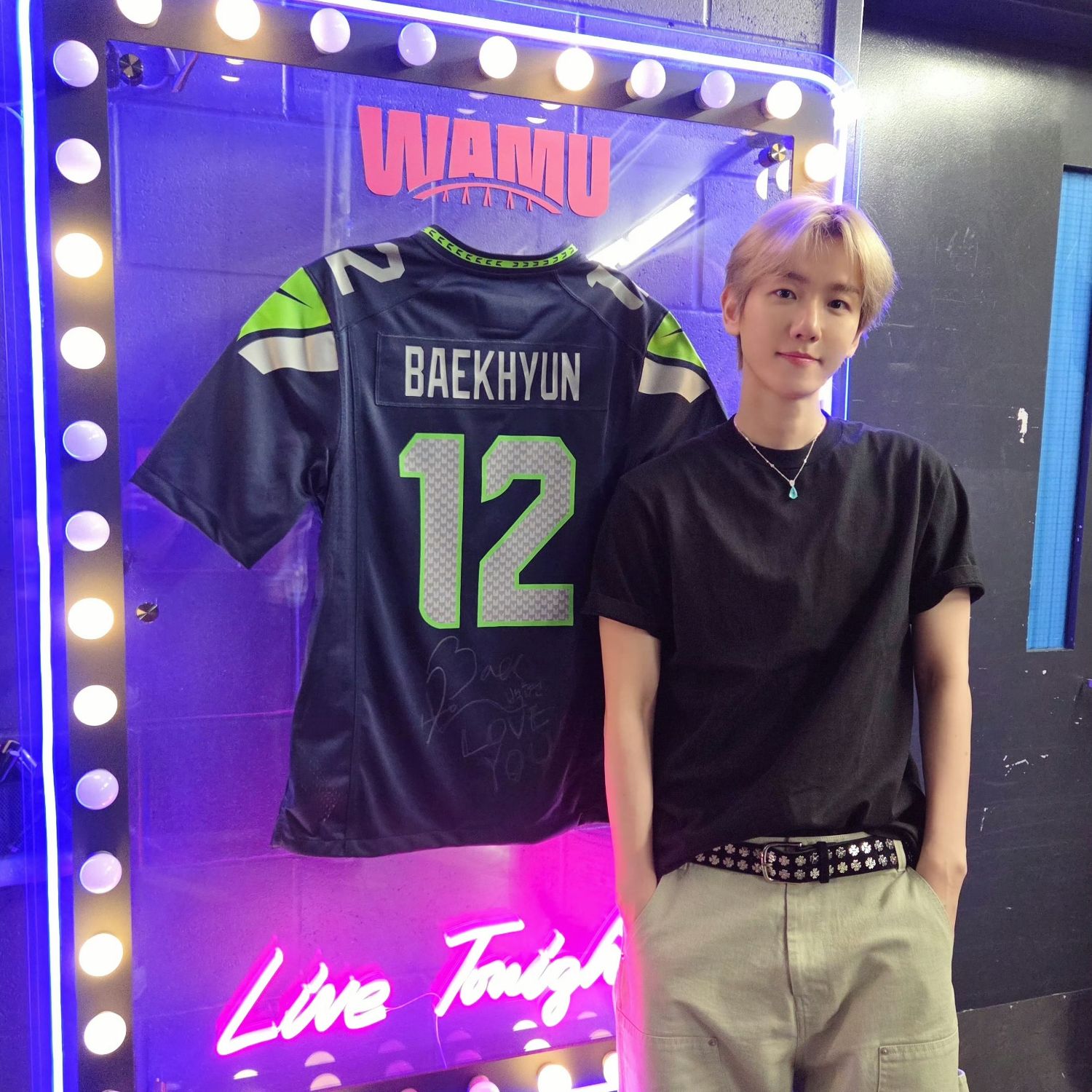 Behind-the-scenes cut of Baekhyun (EXO)