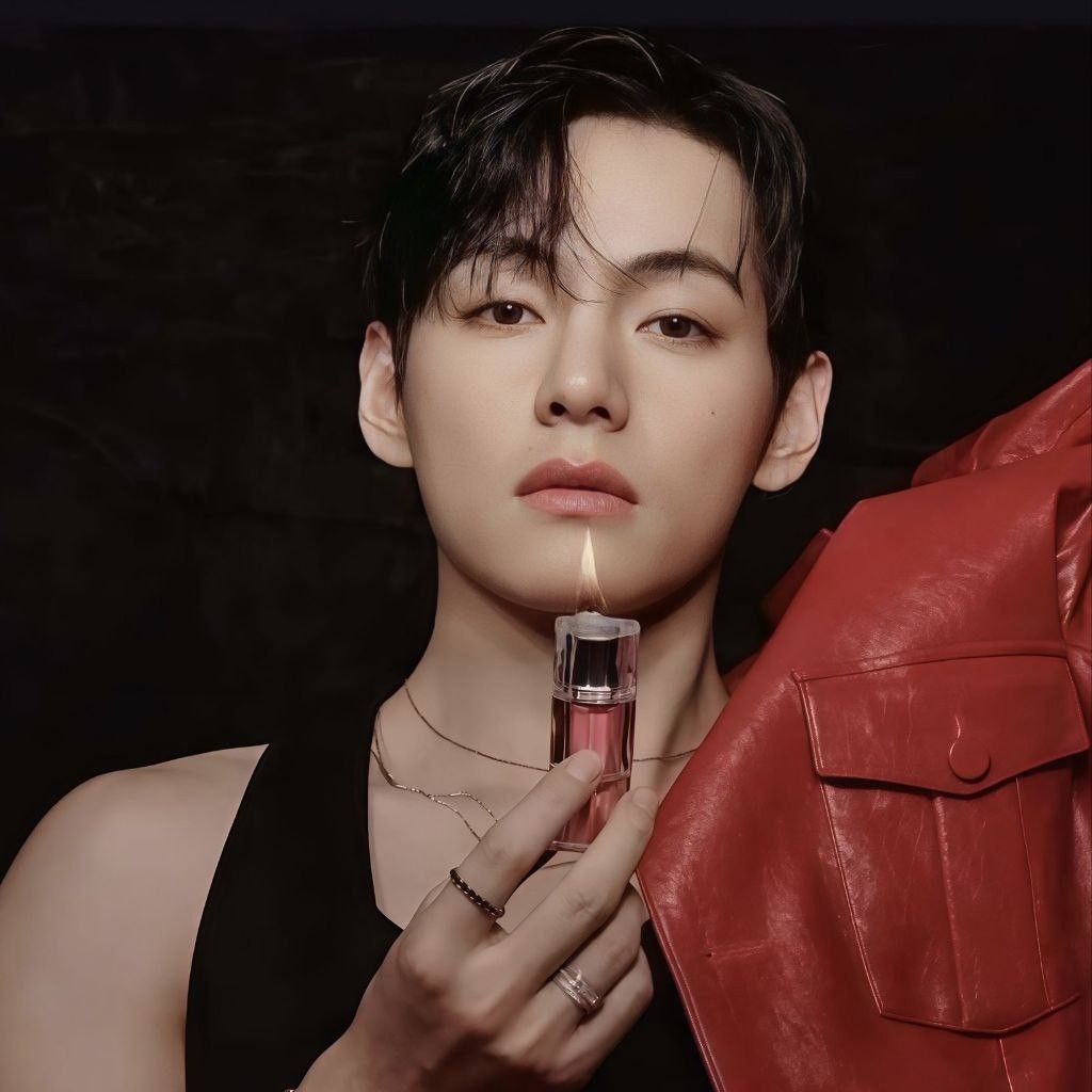 Foto aktivitas terbaru V (BTS)