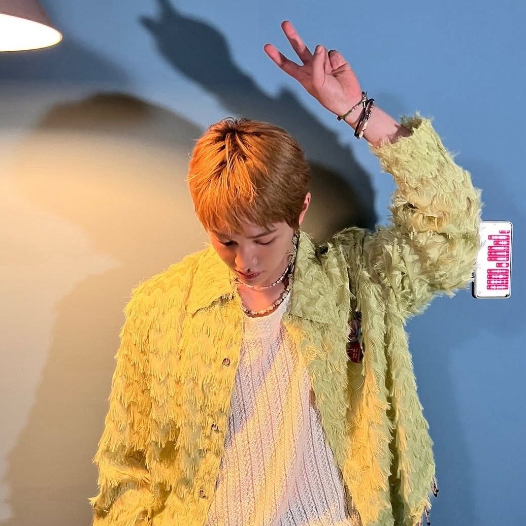 Behind-the-scenes cut of Onew (SHINee)