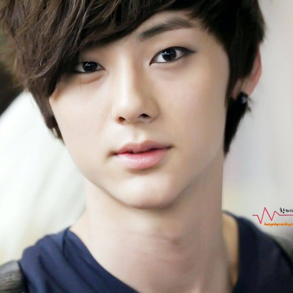 Behind-the-scenes cut of Hwang Minhyun