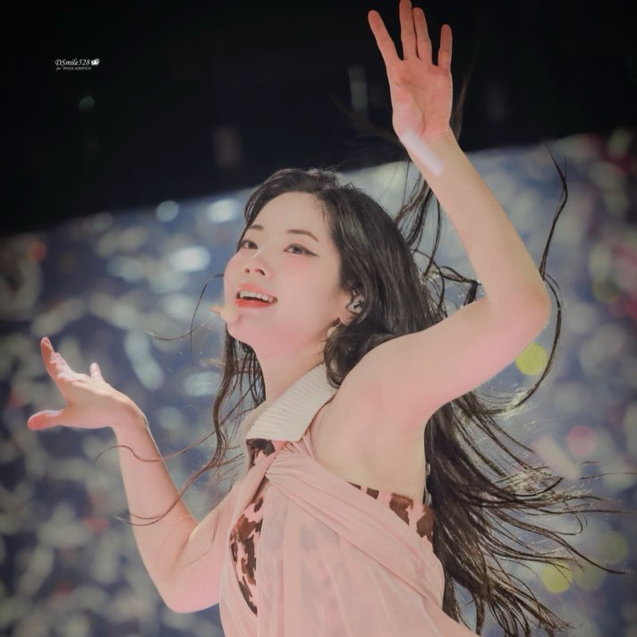 Momen yang diabadikan oleh penggemar Dahyun (TWICE)