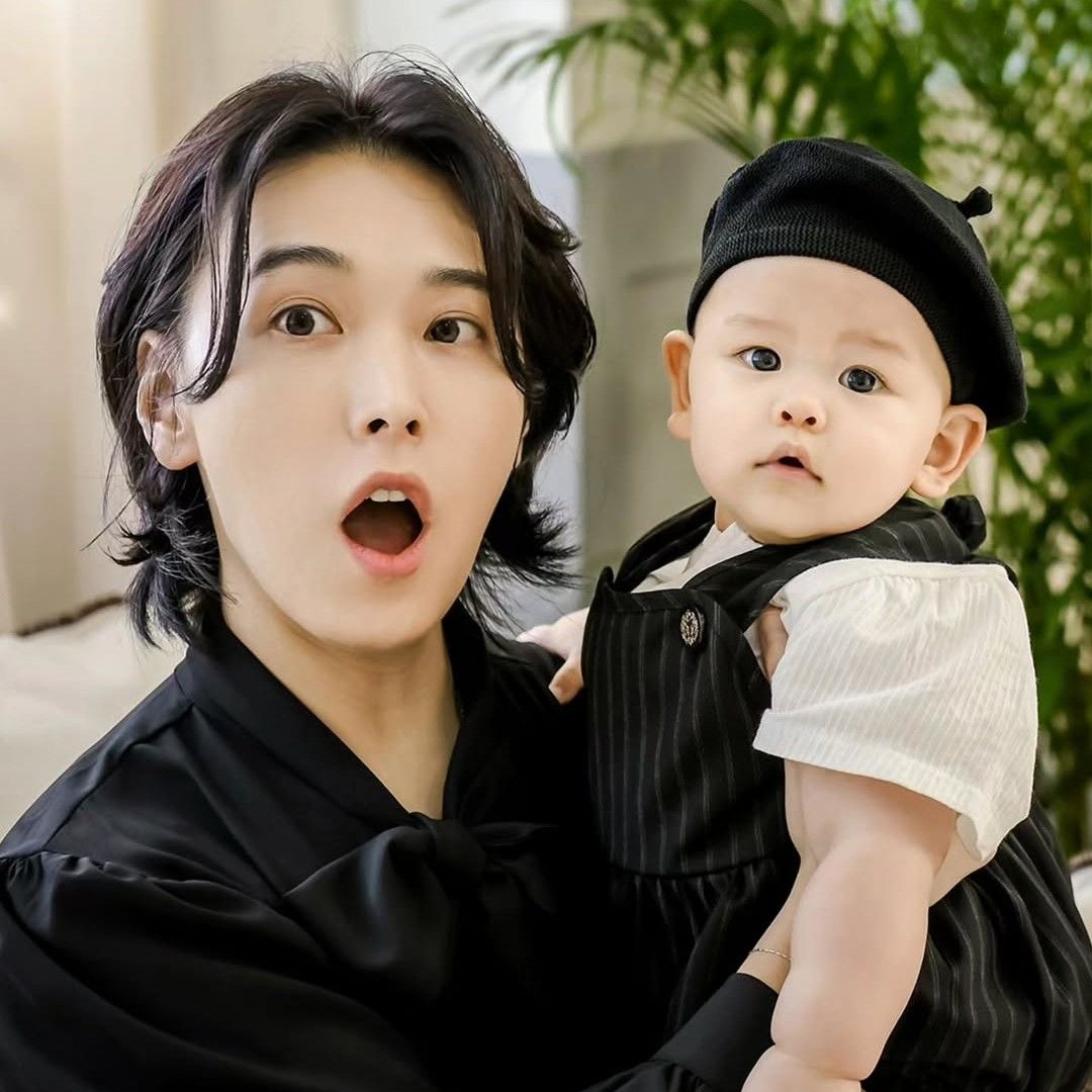 Behind-the-scenes cut of Sungmin (Super Junior)