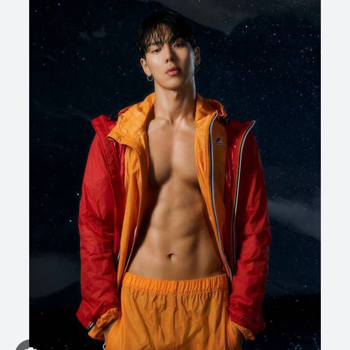 Foto aktivitas terbaru Shownu (MONSTA X)
