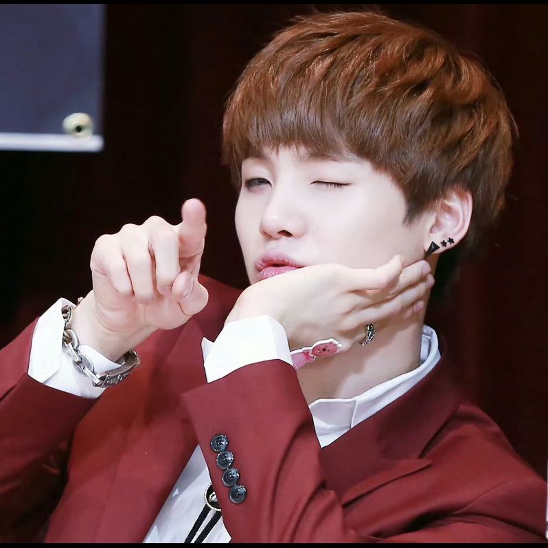 Foto terbaru SUGA (BTS)