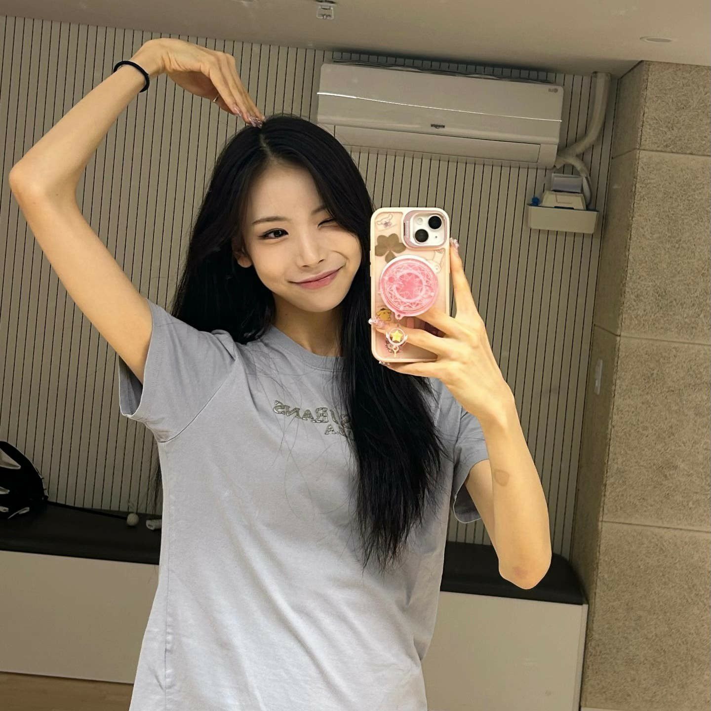 SECRET NUMBERの舞台裏ショット