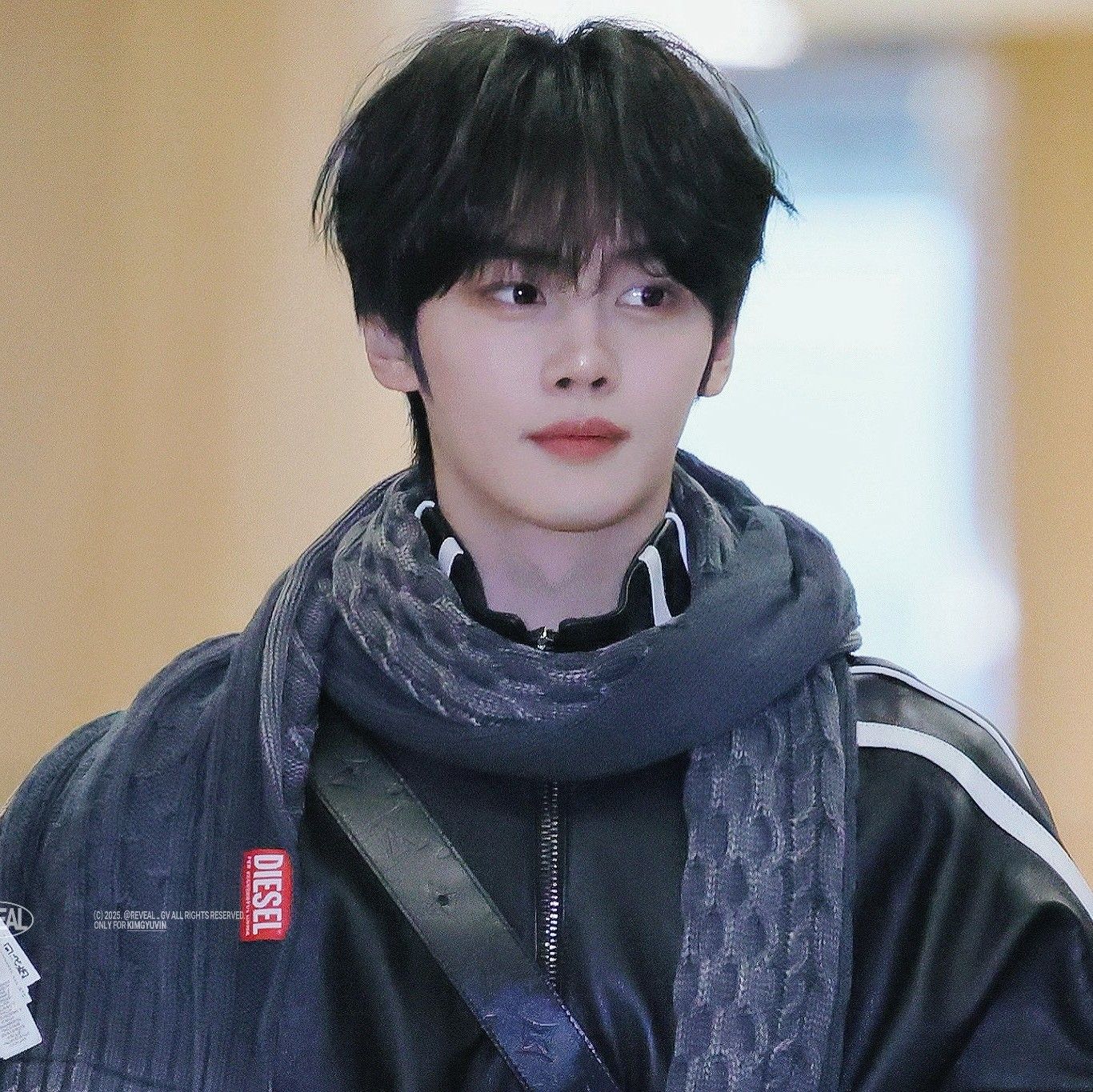 Behind-the-scenes cut of Kim Gyuvin (ZEROBASEONE)