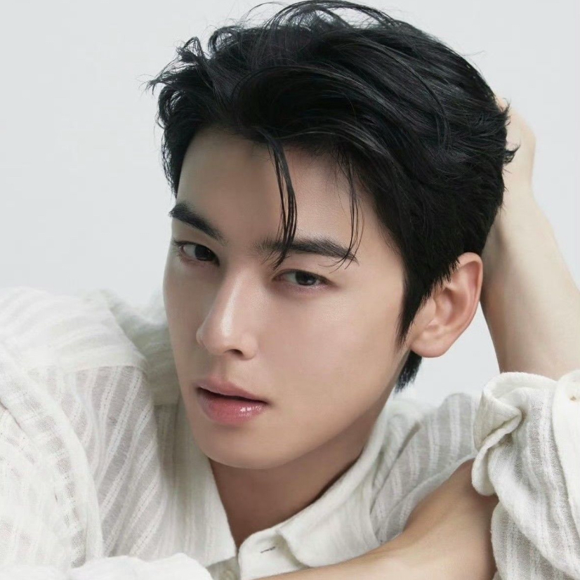 Recent activity shot of Eunwoo (ASTRO)