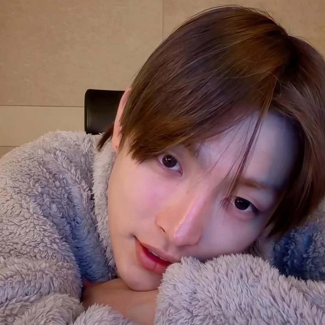 弘中 (ATEEZ)的最新活動照片