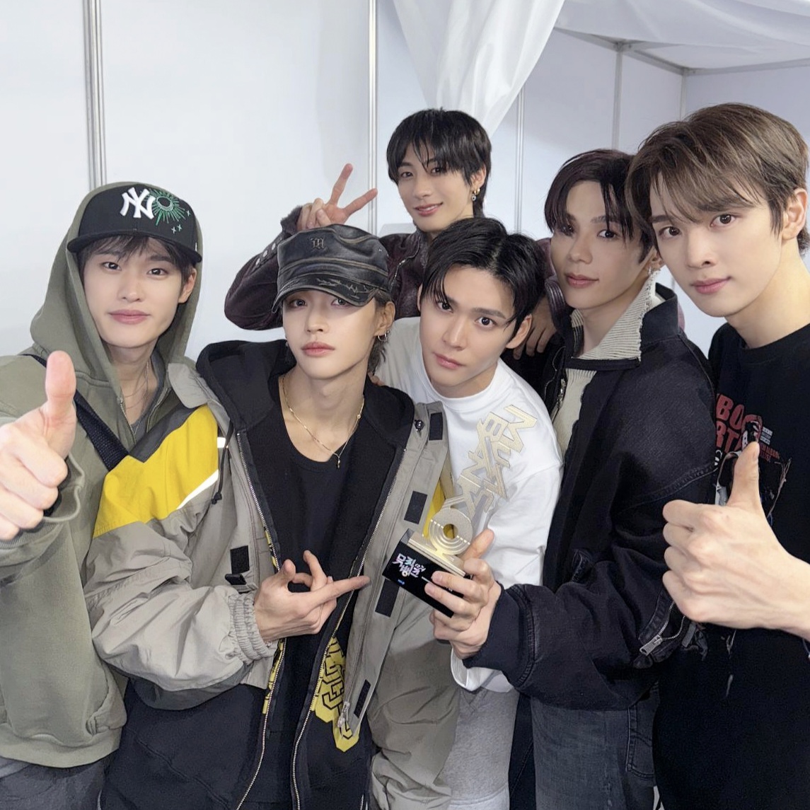 Hot post catching attention from 라이즈's fandom