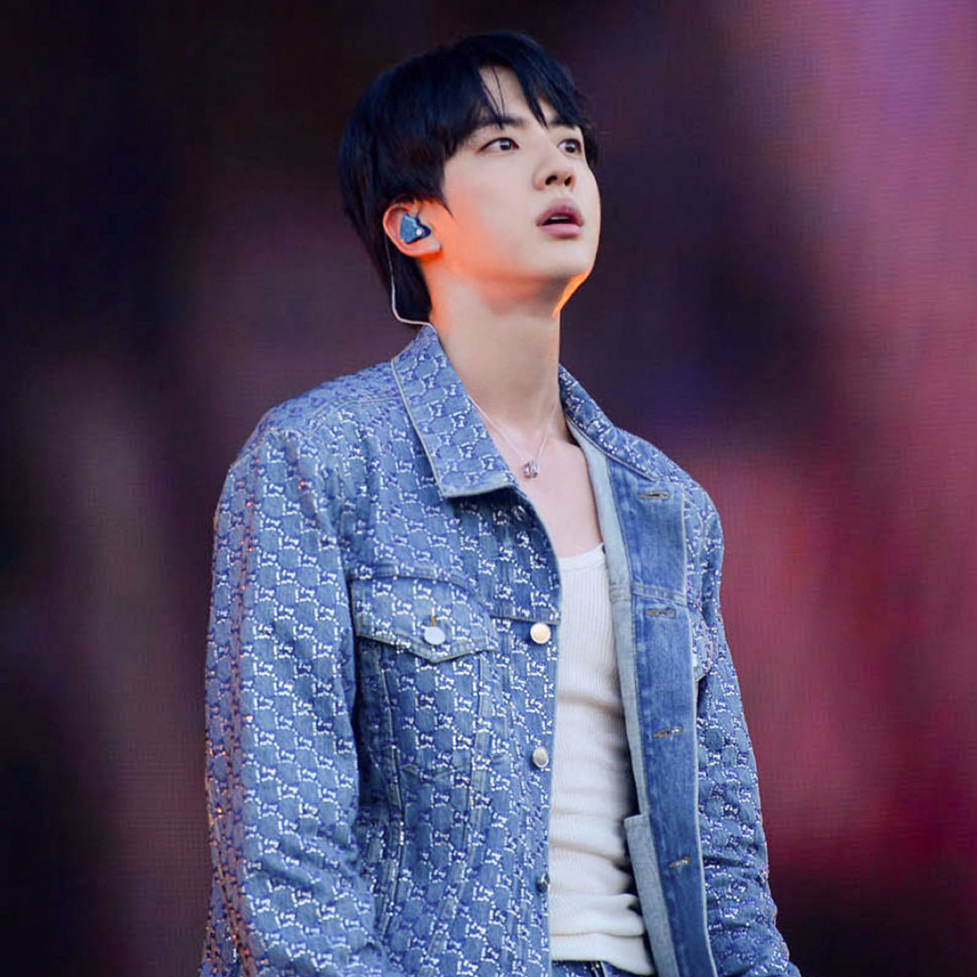 Momen yang diabadikan oleh penggemar Jin (BTS)