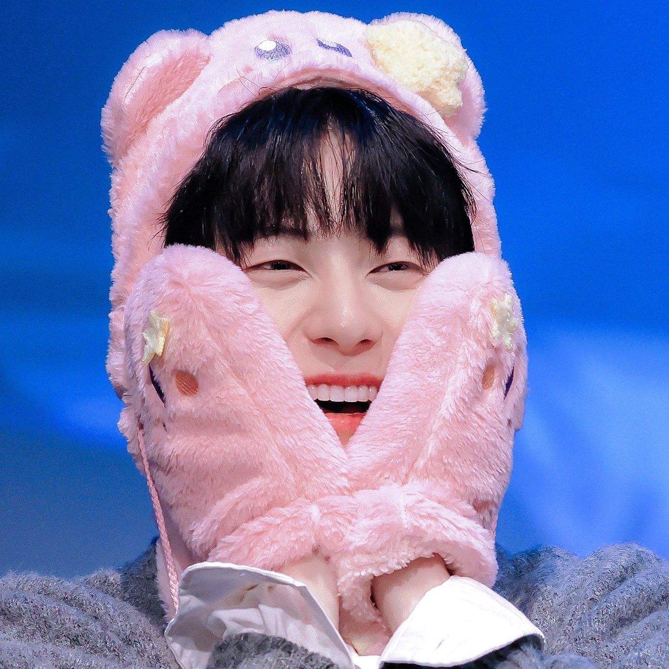 Behind-the-scenes cut of Hwang Minhyun