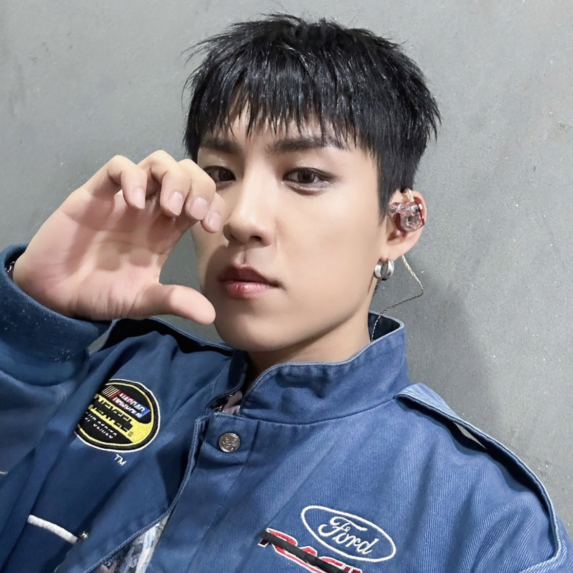 Latest photo of Park Woojin (AB6IX)