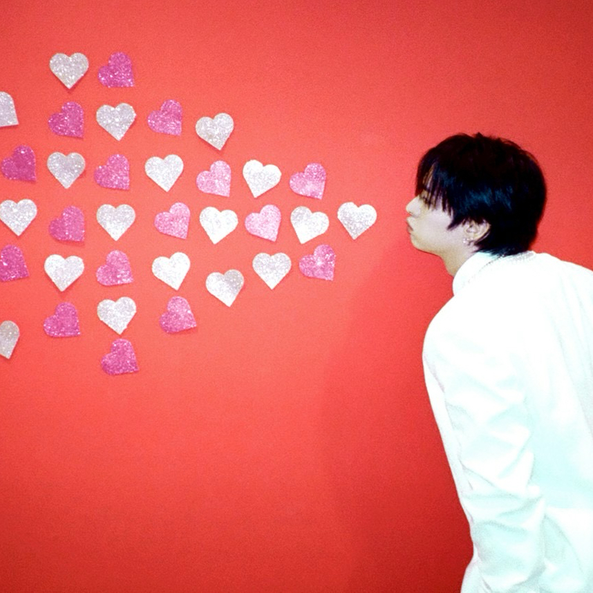 Behind-the-scenes cut of Lee Know (Stray Kids)