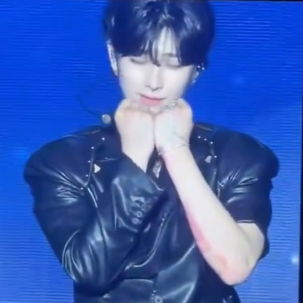 A moment captured by Ricky (ZEROBASEONE)'s fan