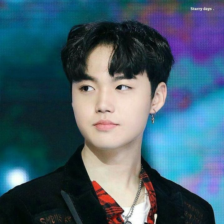 A moment captured by Doyoung (TREASURE)'s fan