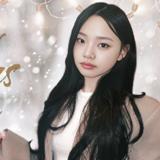 Recent activity shot of Park Boeun (CLASS:y)