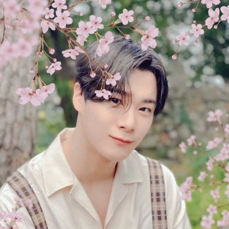 A moment captured by Moonbin (ASTRO)'s fan