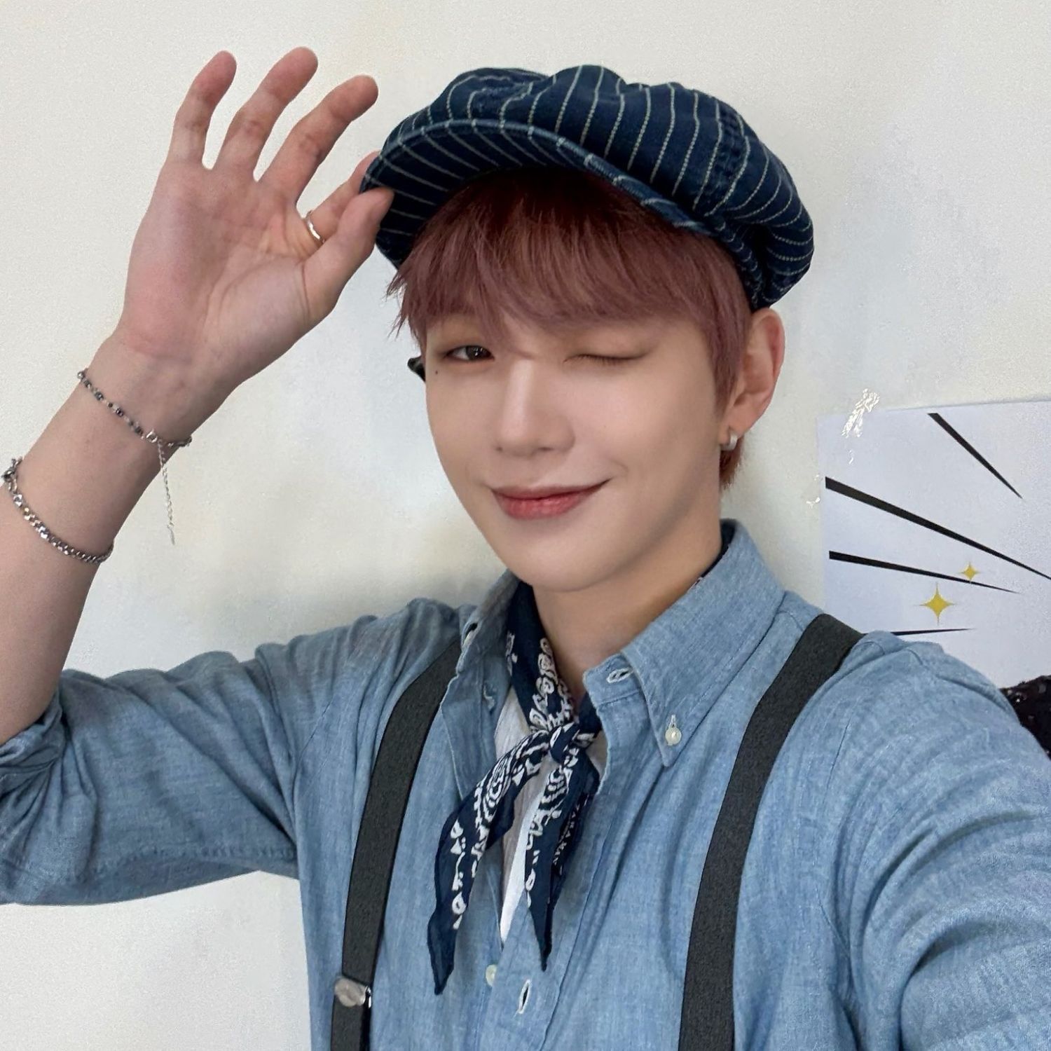Behind-the-scenes cut of Kang Daniel