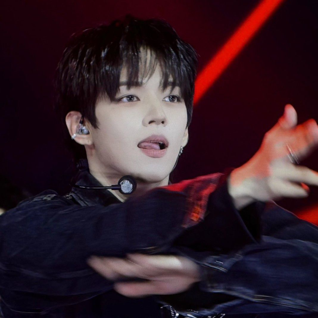 Recent activity shot of JL (AHOF)