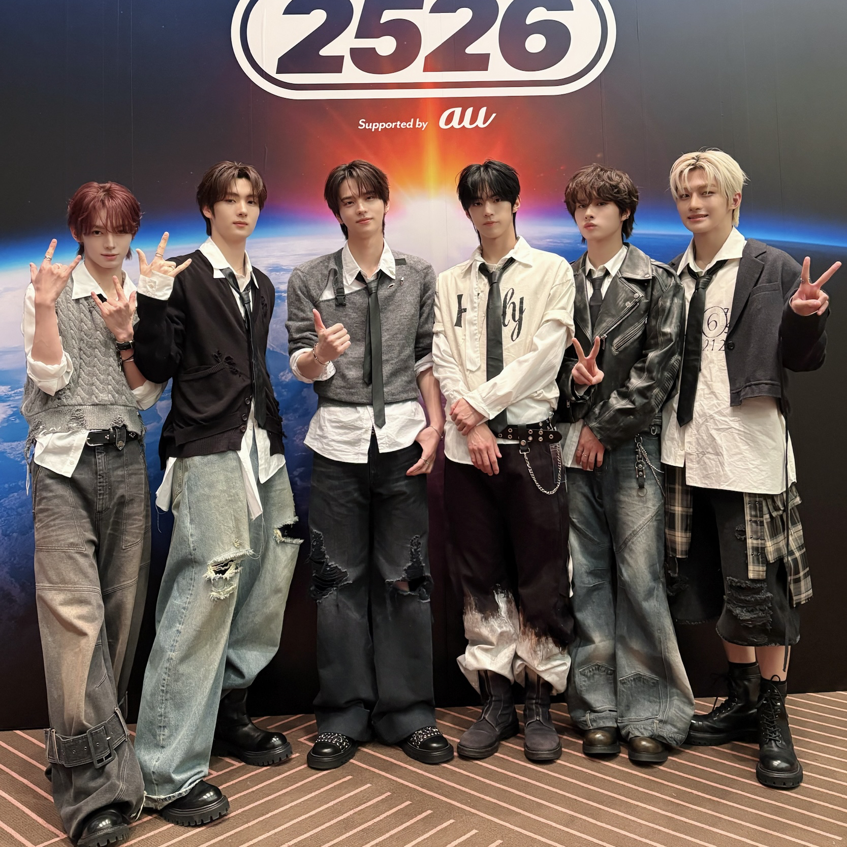 Behind-the-scenes cut of TWS