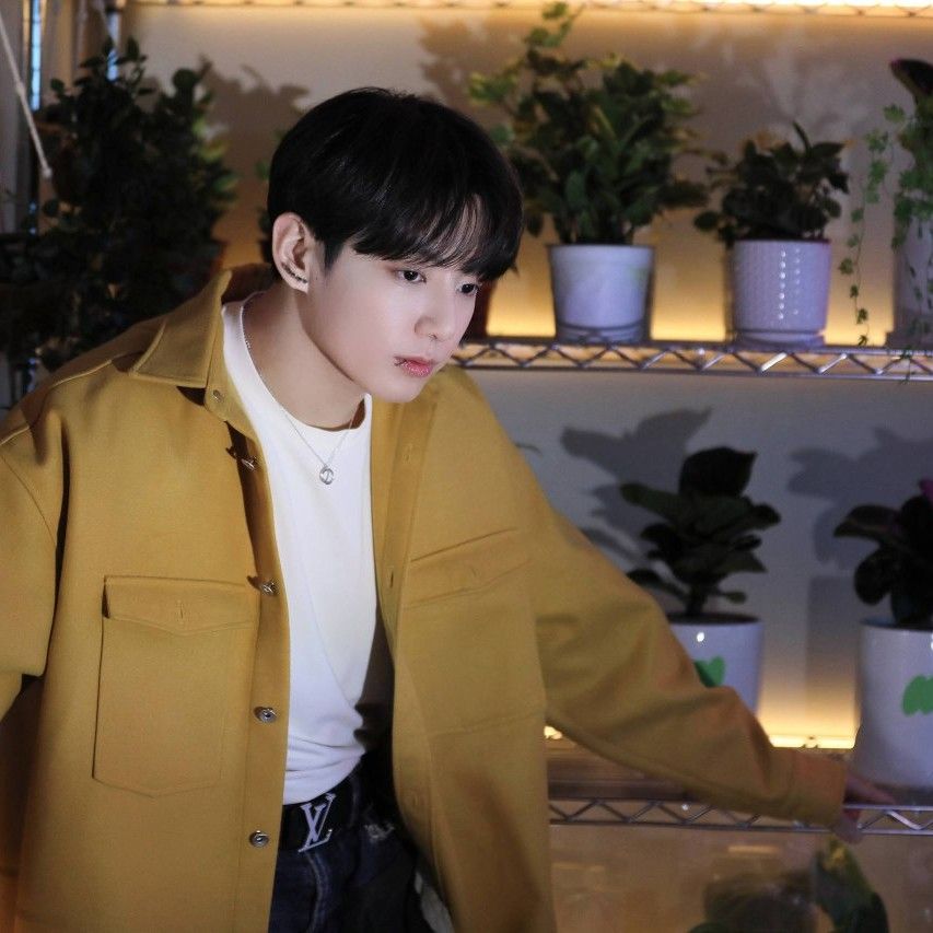 Latest photo of Jungkook (BTS)