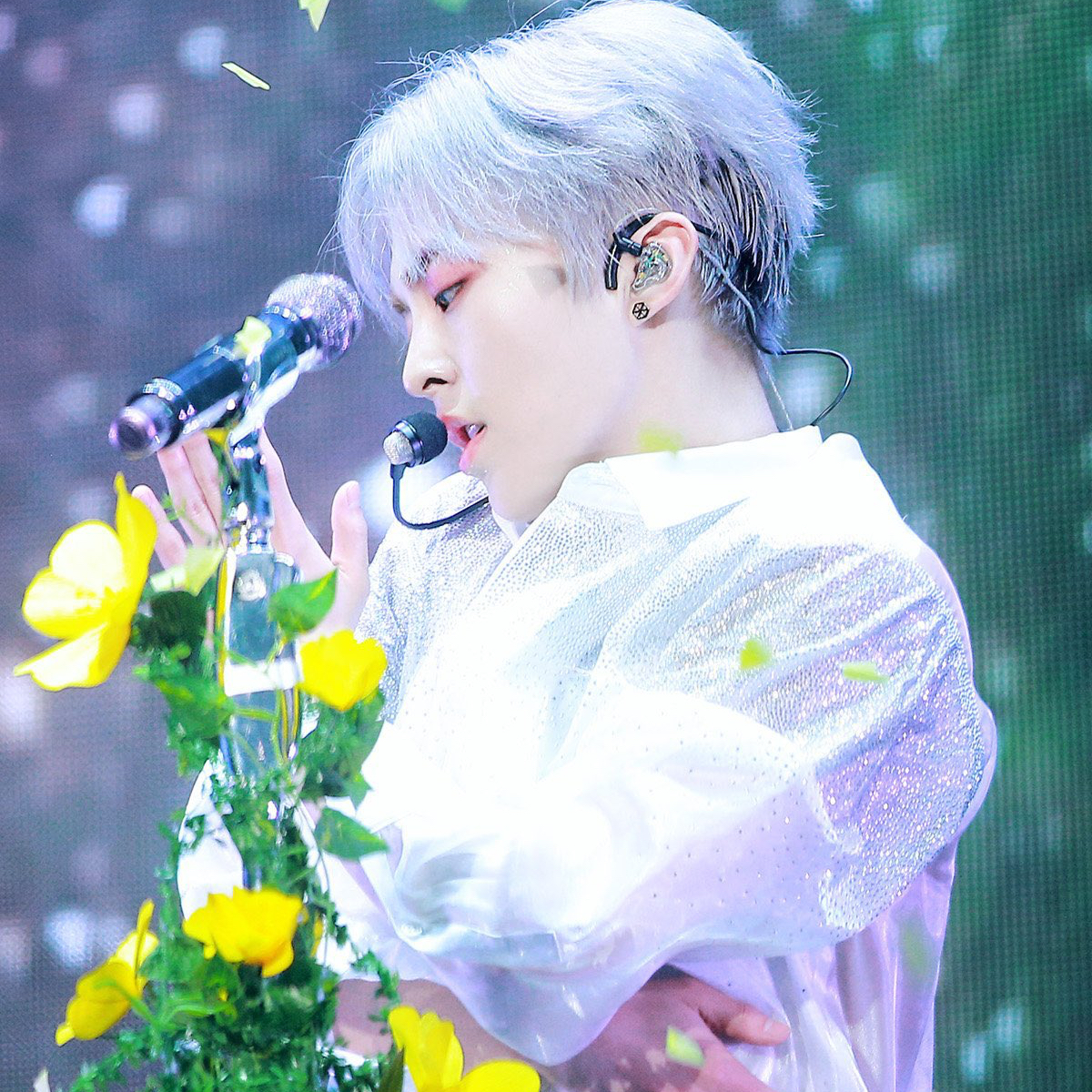 A moment captured by Xiumin (EXO)'s fan