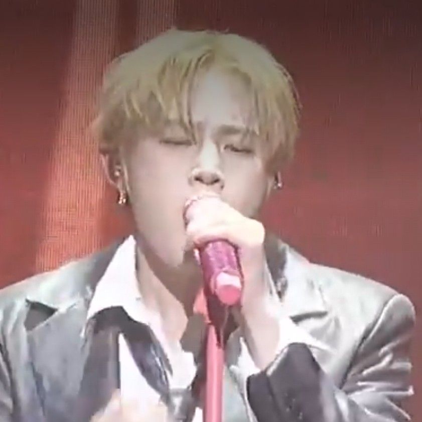 Recent activity shot of Ha Sungwoon