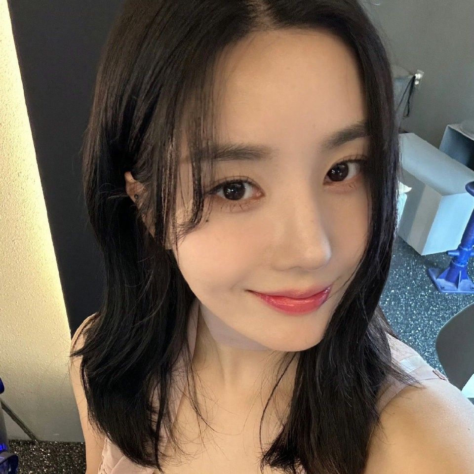 Behind-the-scenes cut of Kwon Eunbi