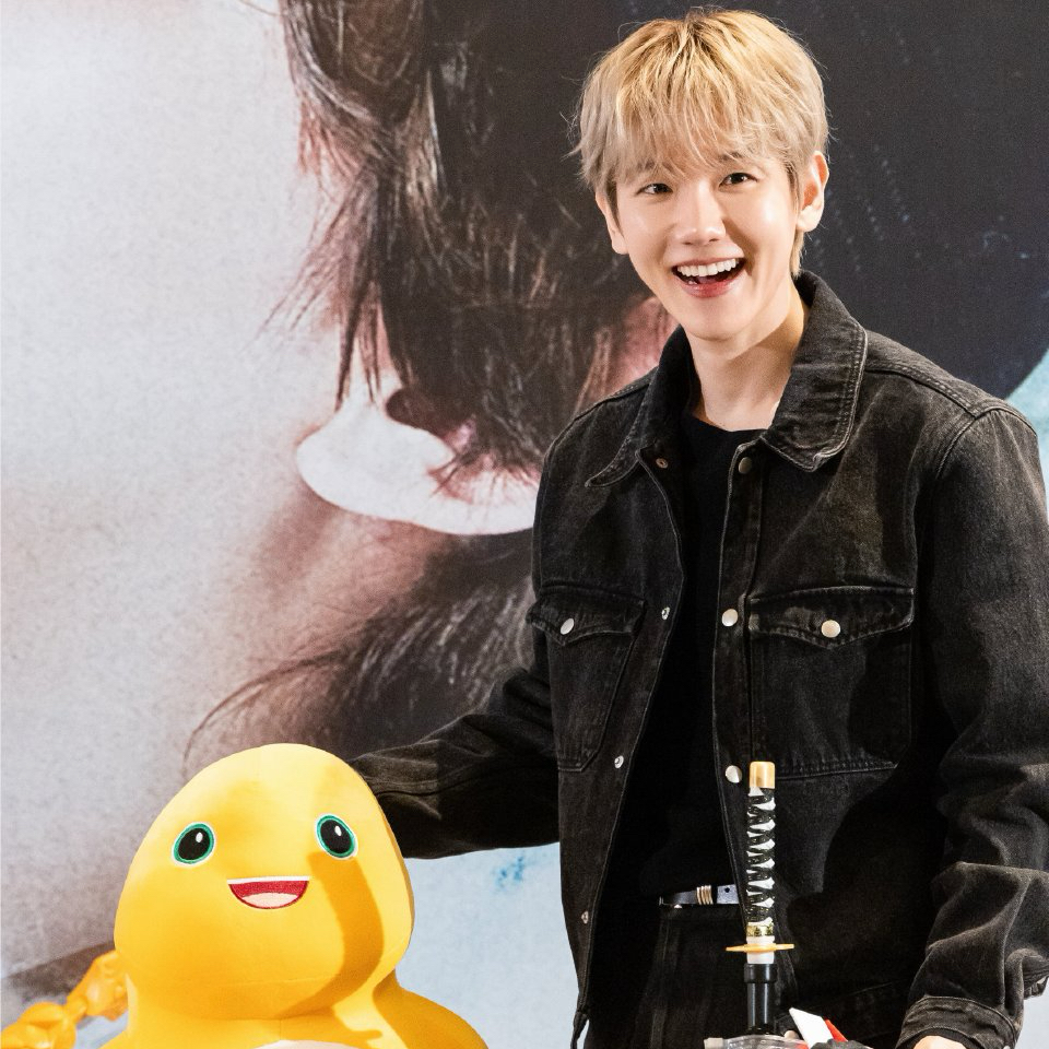 백현 (EXO)의 최신 사진