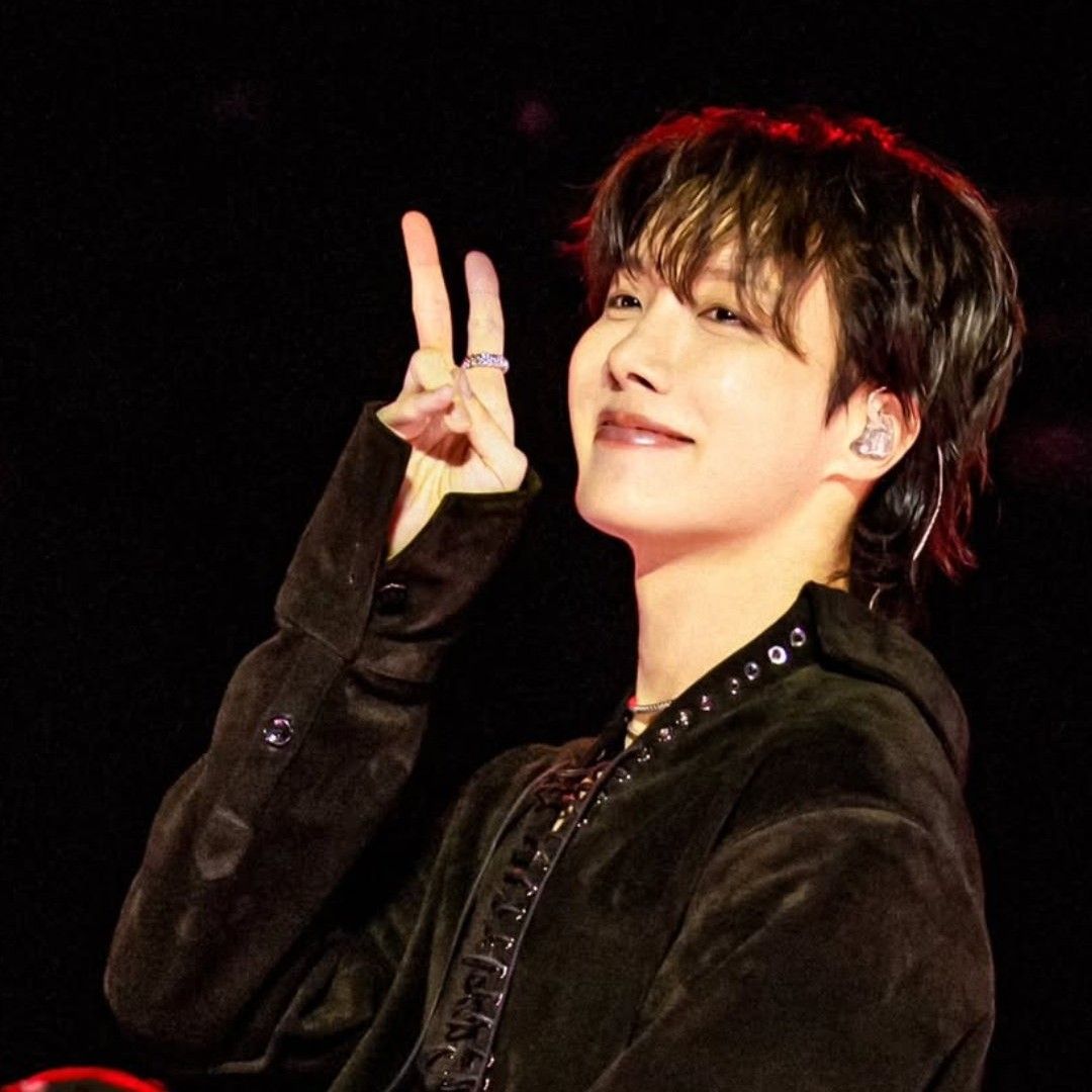 Foto terbaru j-hope (BTS)