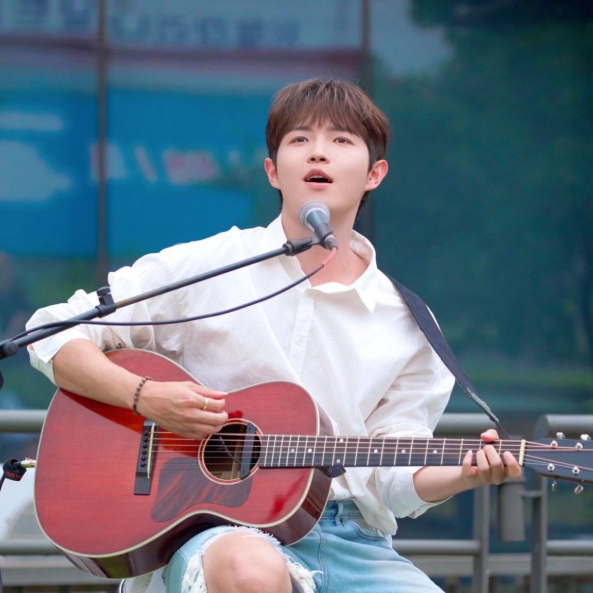 Behind-the-scenes cut of Kim Jaehwan