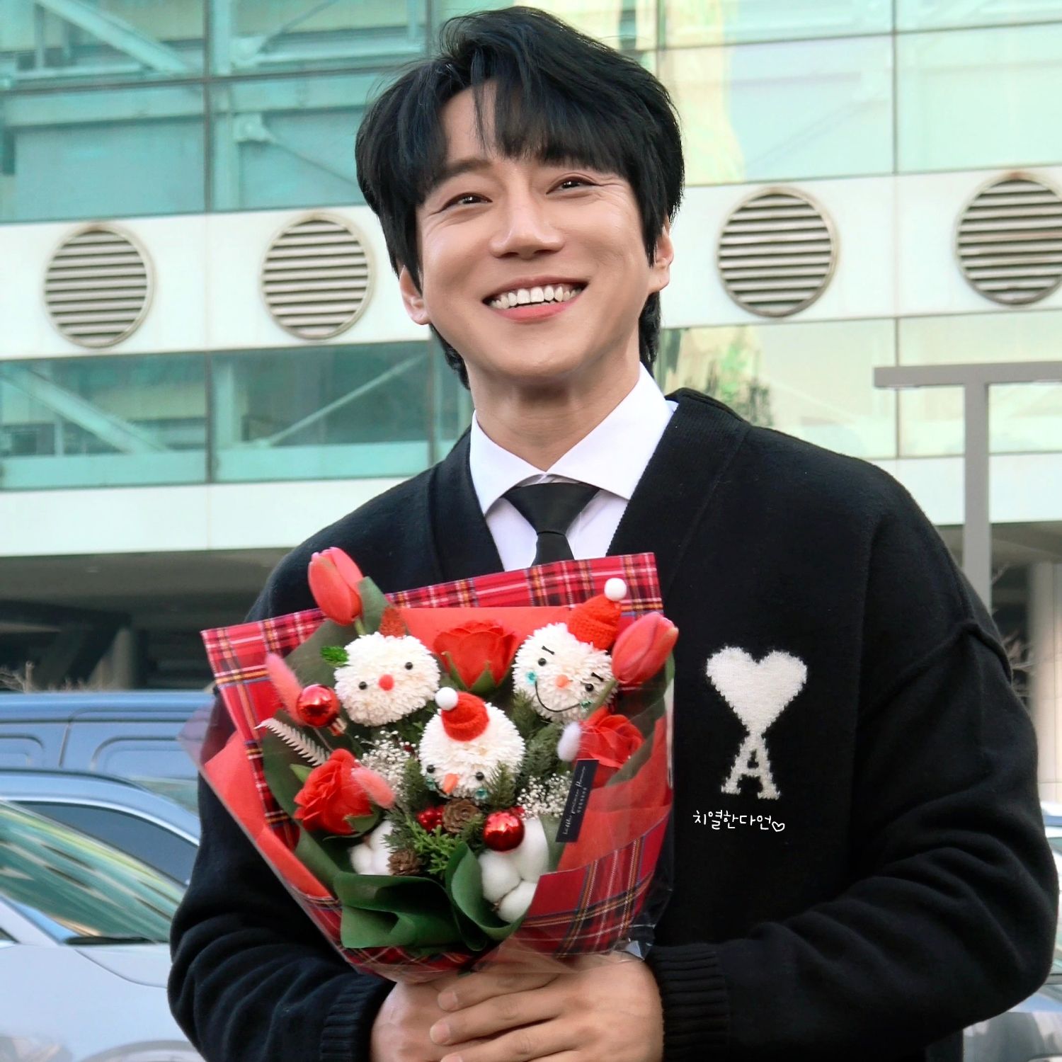 Behind-the-scenes cut of Hwang Chiyeol