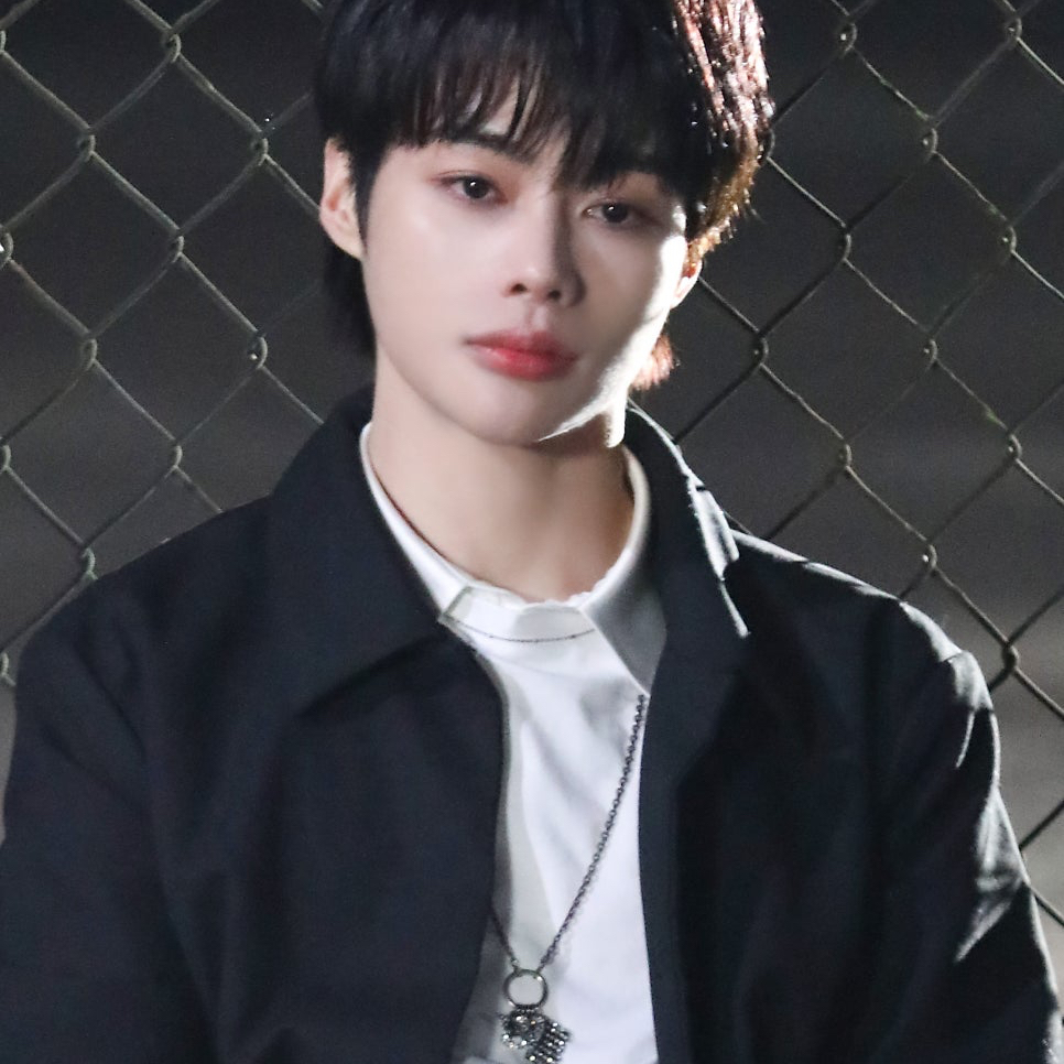 Behind-the-scenes cut of Hanbin (TEMPEST)
